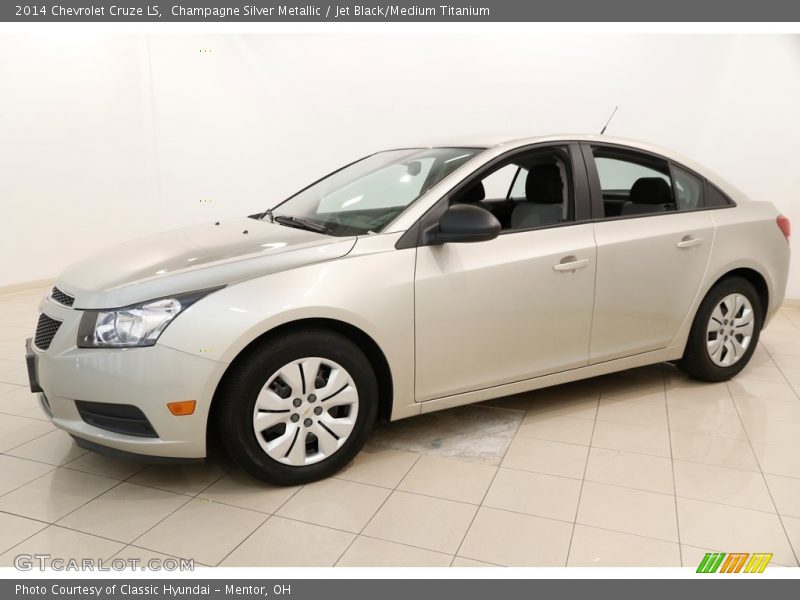 Champagne Silver Metallic / Jet Black/Medium Titanium 2014 Chevrolet Cruze LS