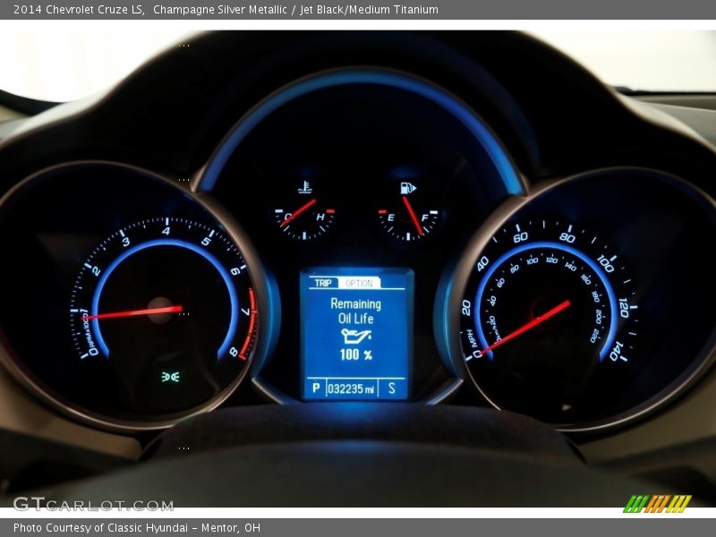 Champagne Silver Metallic / Jet Black/Medium Titanium 2014 Chevrolet Cruze LS