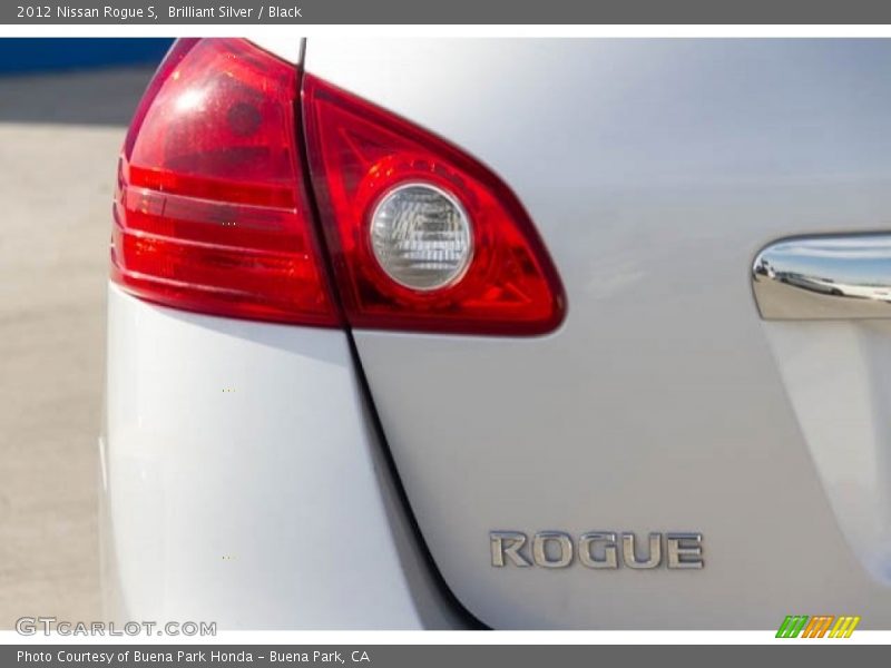 Brilliant Silver / Black 2012 Nissan Rogue S