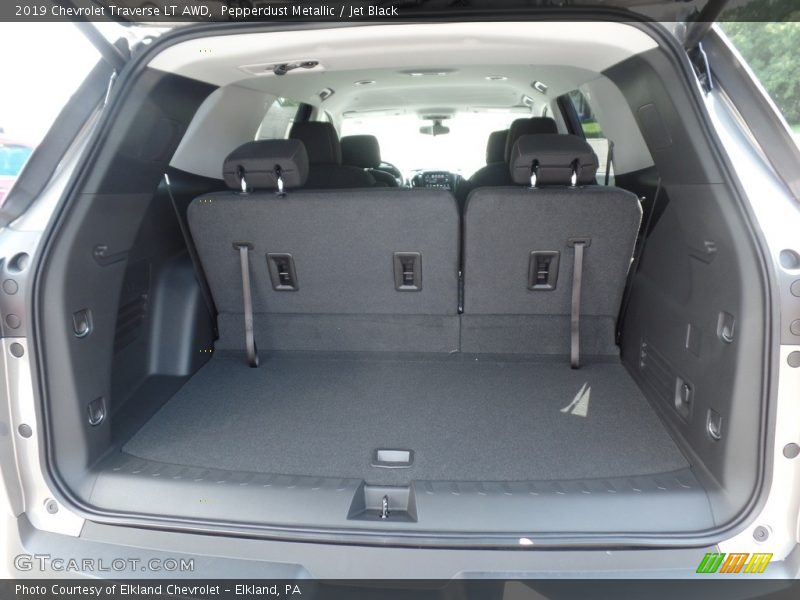 Pepperdust Metallic / Jet Black 2019 Chevrolet Traverse LT AWD