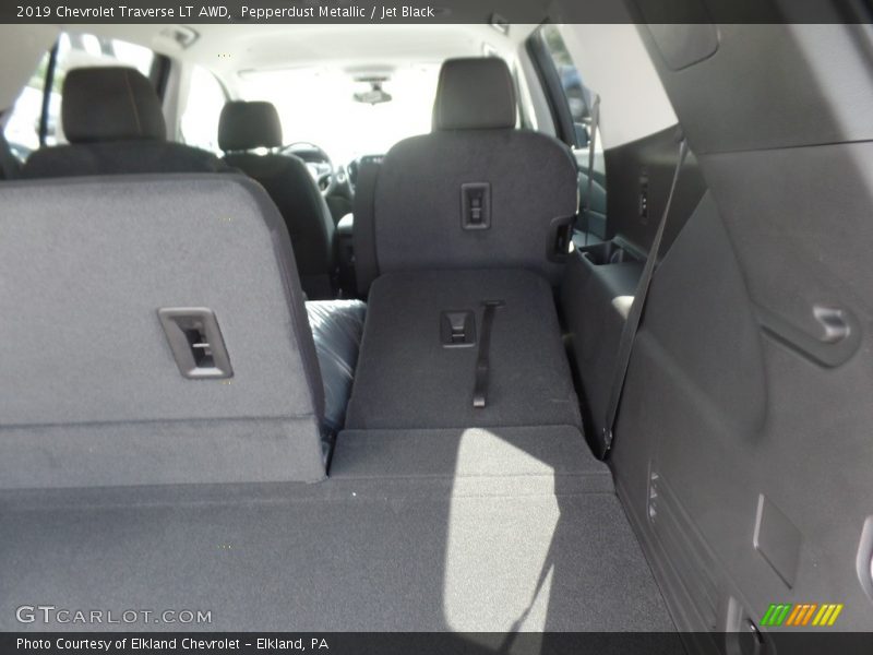 Pepperdust Metallic / Jet Black 2019 Chevrolet Traverse LT AWD