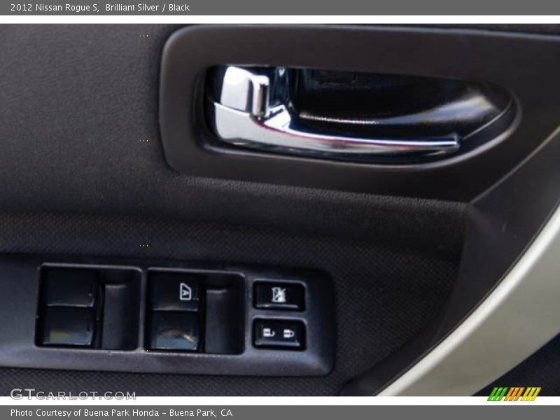 Brilliant Silver / Black 2012 Nissan Rogue S