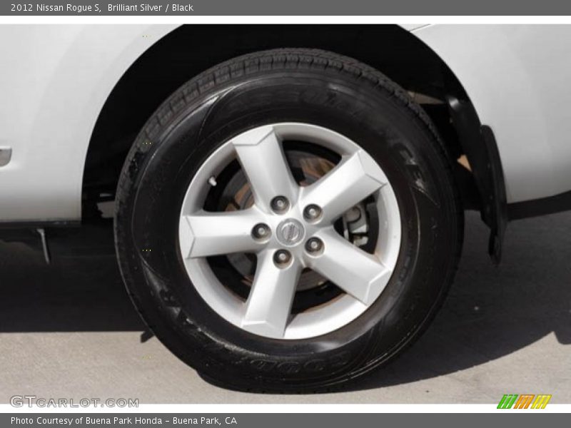 Brilliant Silver / Black 2012 Nissan Rogue S