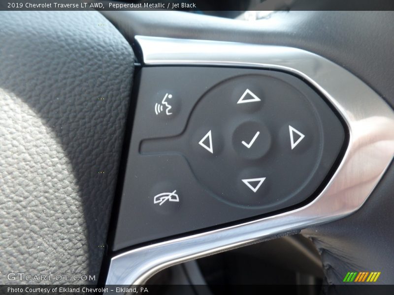 Pepperdust Metallic / Jet Black 2019 Chevrolet Traverse LT AWD