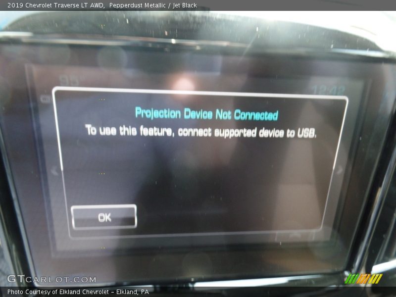 Pepperdust Metallic / Jet Black 2019 Chevrolet Traverse LT AWD