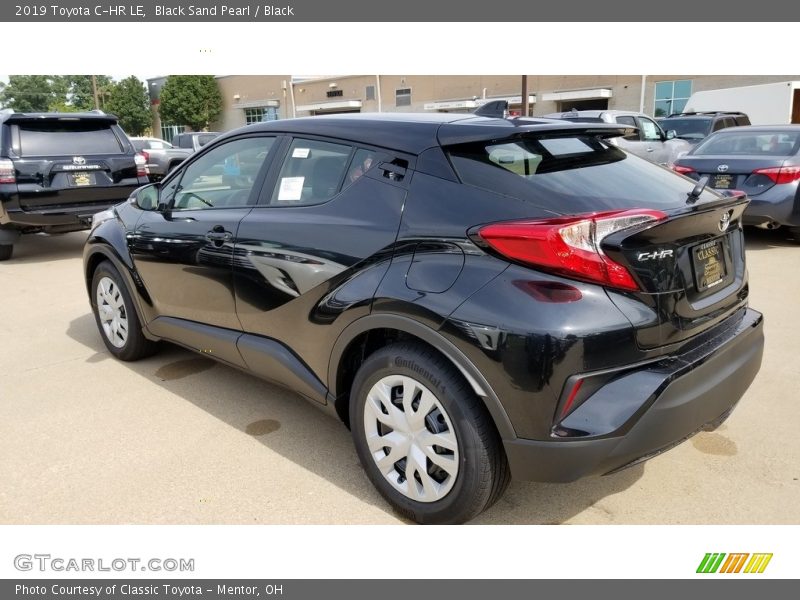 Black Sand Pearl / Black 2019 Toyota C-HR LE