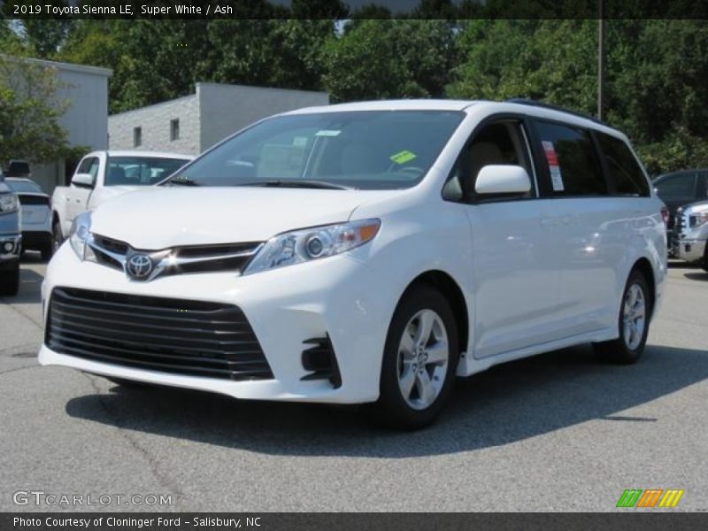 Super White / Ash 2019 Toyota Sienna LE