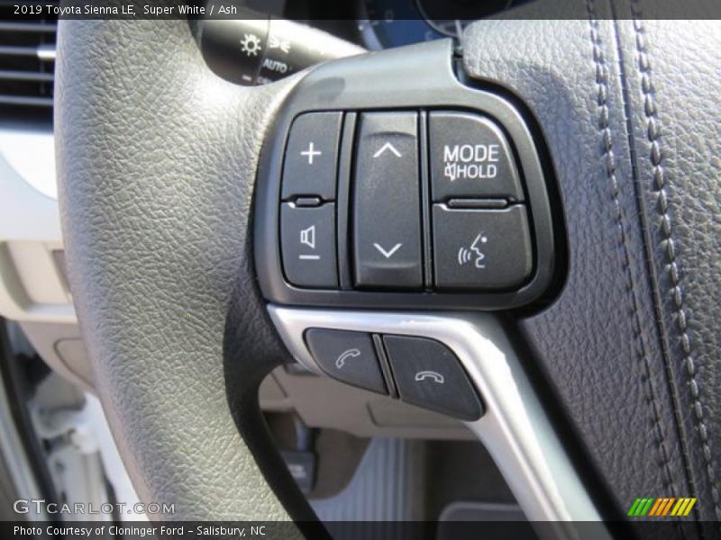 Super White / Ash 2019 Toyota Sienna LE
