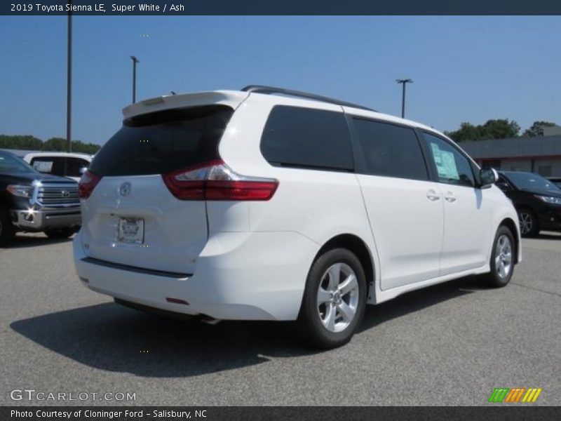 Super White / Ash 2019 Toyota Sienna LE