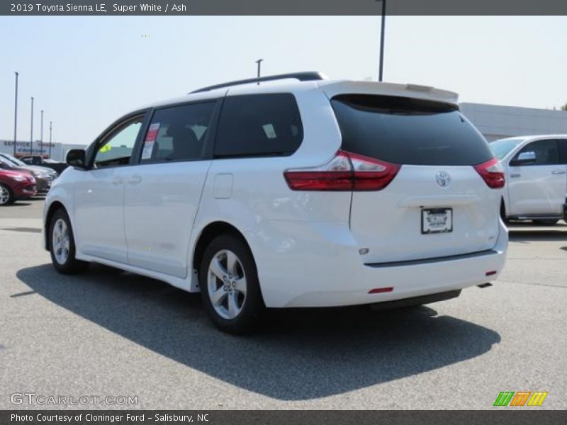 Super White / Ash 2019 Toyota Sienna LE
