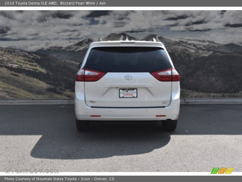 Blizzard Pearl White / Ash 2019 Toyota Sienna XLE AWD