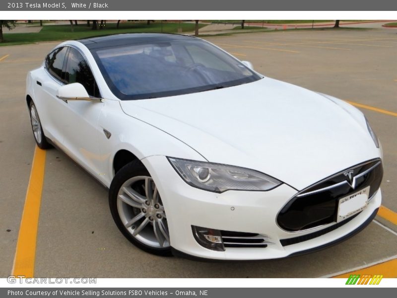 Front 3/4 View of 2013 Model S 