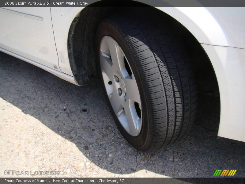 Cream White / Gray 2008 Saturn Aura XE 3.5