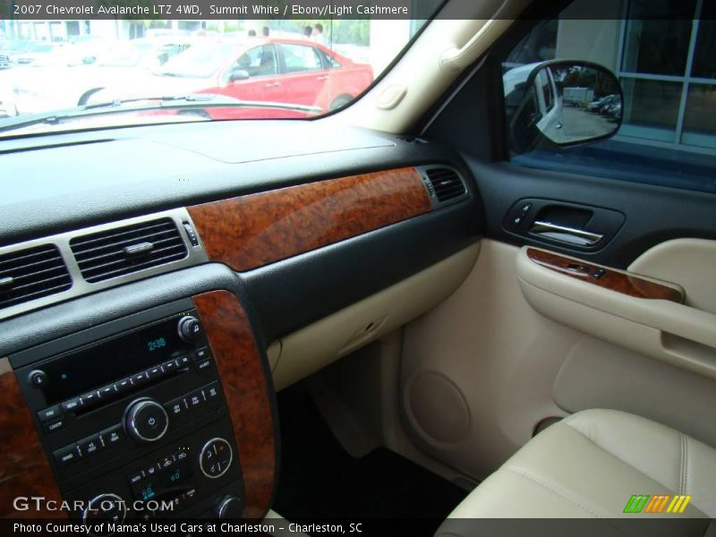Summit White / Ebony/Light Cashmere 2007 Chevrolet Avalanche LTZ 4WD