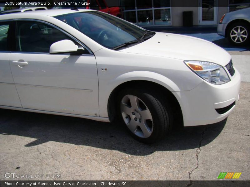 Cream White / Gray 2008 Saturn Aura XE 3.5