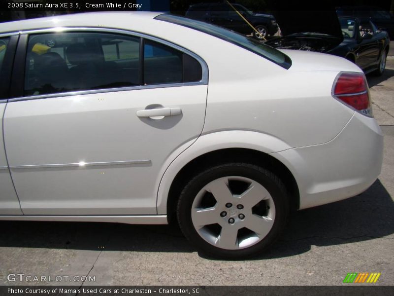 Cream White / Gray 2008 Saturn Aura XE 3.5