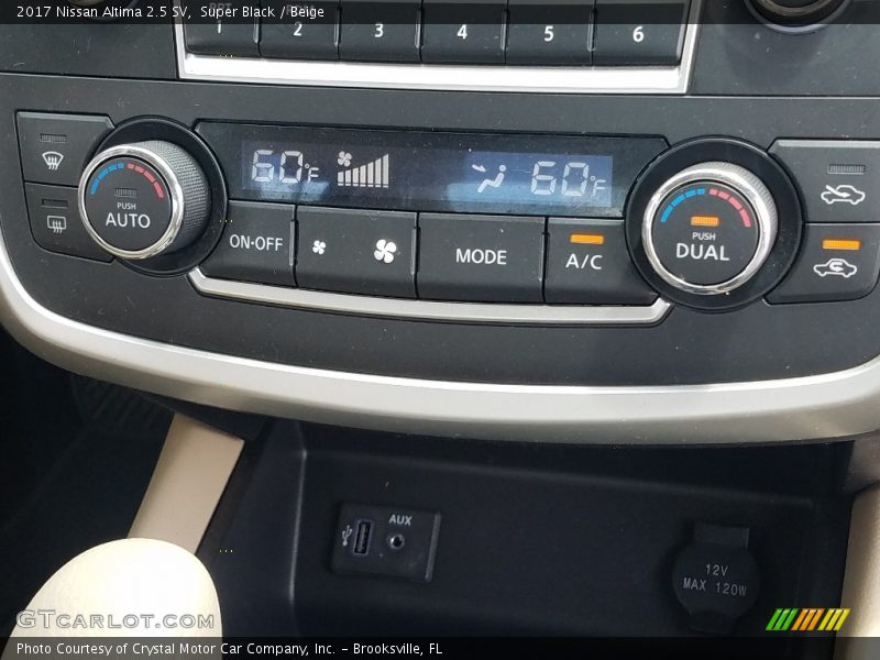 Super Black / Beige 2017 Nissan Altima 2.5 SV