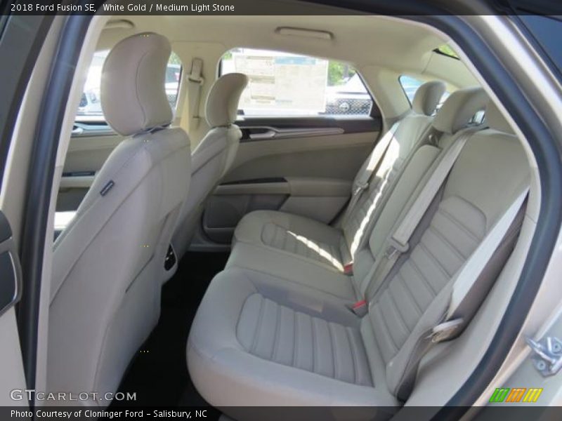White Gold / Medium Light Stone 2018 Ford Fusion SE
