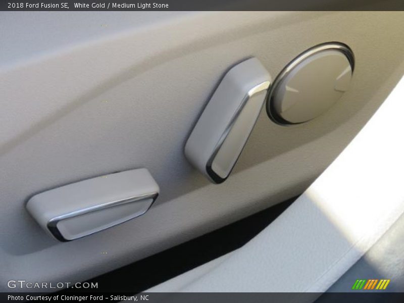 White Gold / Medium Light Stone 2018 Ford Fusion SE