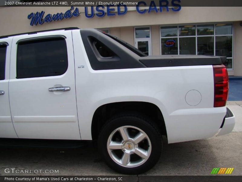 Summit White / Ebony/Light Cashmere 2007 Chevrolet Avalanche LTZ 4WD