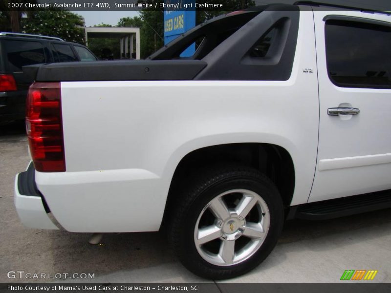Summit White / Ebony/Light Cashmere 2007 Chevrolet Avalanche LTZ 4WD