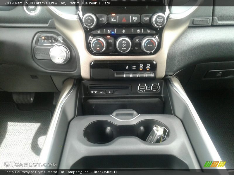 Patriot Blue Pearl / Black 2019 Ram 1500 Laramie Crew Cab
