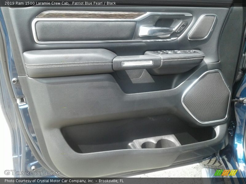 Patriot Blue Pearl / Black 2019 Ram 1500 Laramie Crew Cab