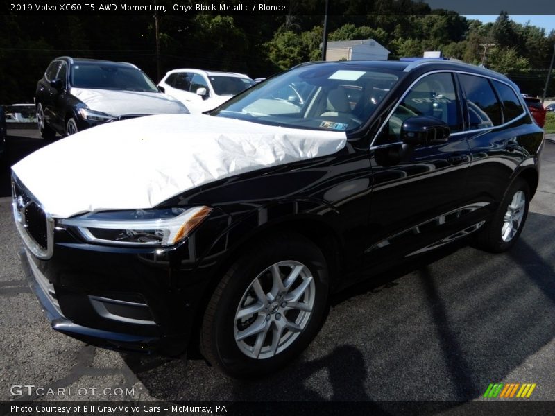 Onyx Black Metallic / Blonde 2019 Volvo XC60 T5 AWD Momentum