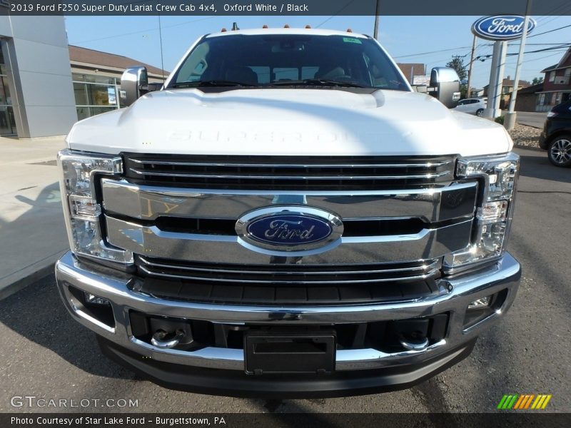 Oxford White / Black 2019 Ford F250 Super Duty Lariat Crew Cab 4x4
