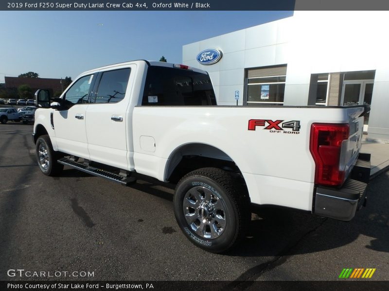 Oxford White / Black 2019 Ford F250 Super Duty Lariat Crew Cab 4x4