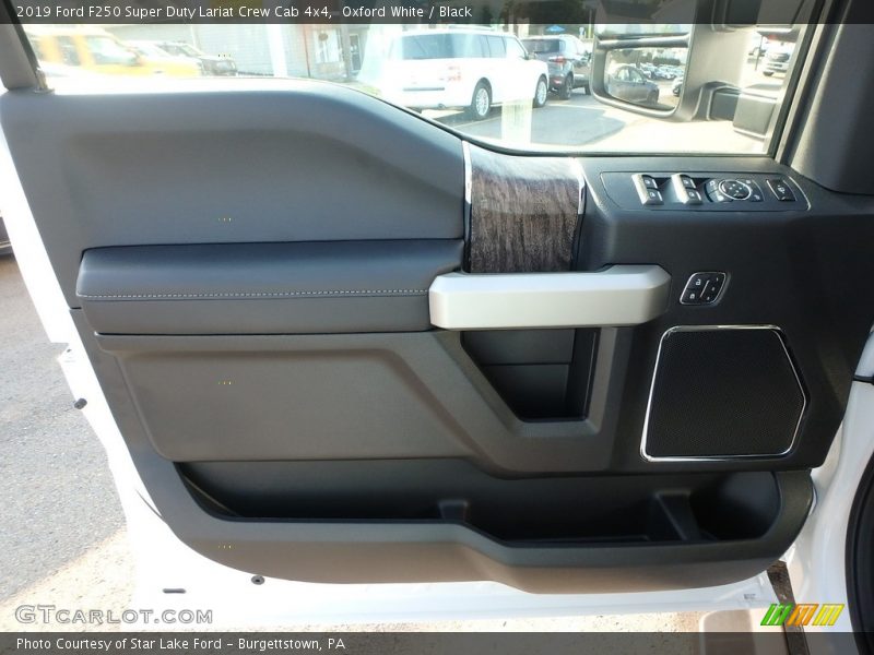 Oxford White / Black 2019 Ford F250 Super Duty Lariat Crew Cab 4x4
