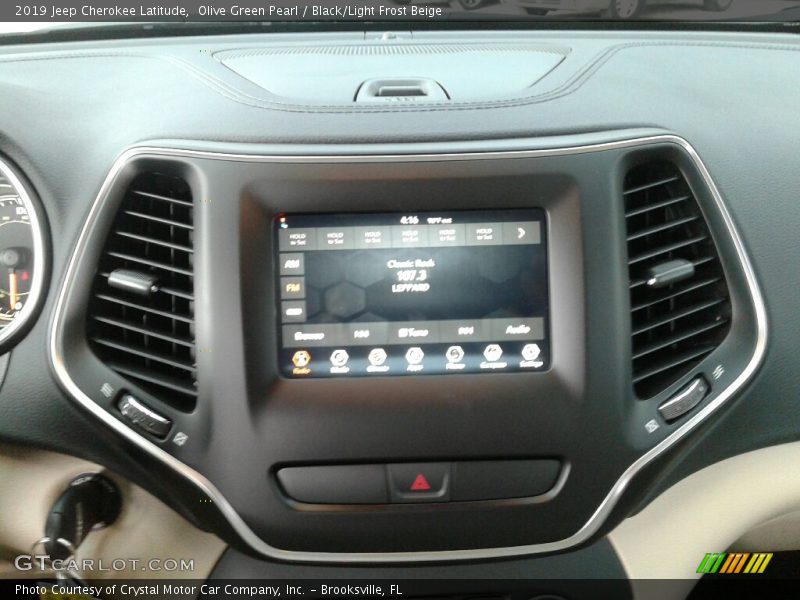 Olive Green Pearl / Black/Light Frost Beige 2019 Jeep Cherokee Latitude