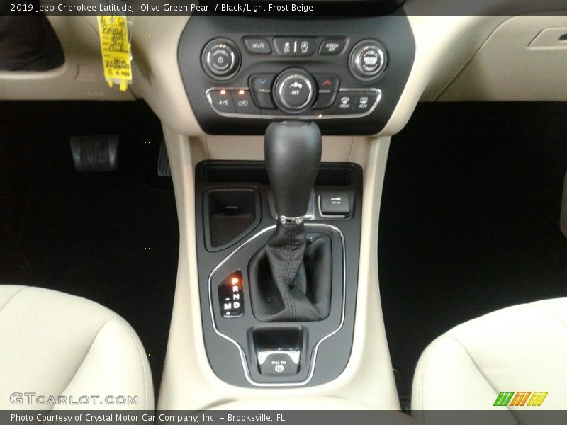 Olive Green Pearl / Black/Light Frost Beige 2019 Jeep Cherokee Latitude