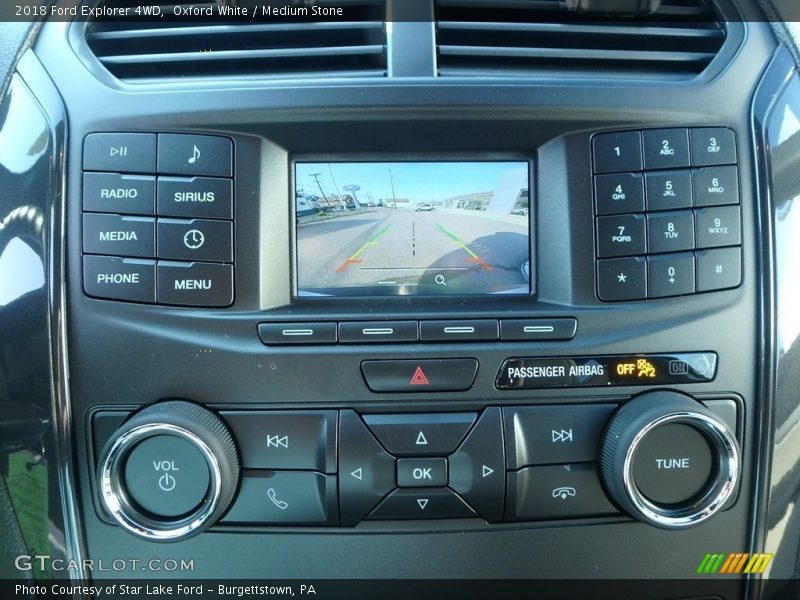 Oxford White / Medium Stone 2018 Ford Explorer 4WD