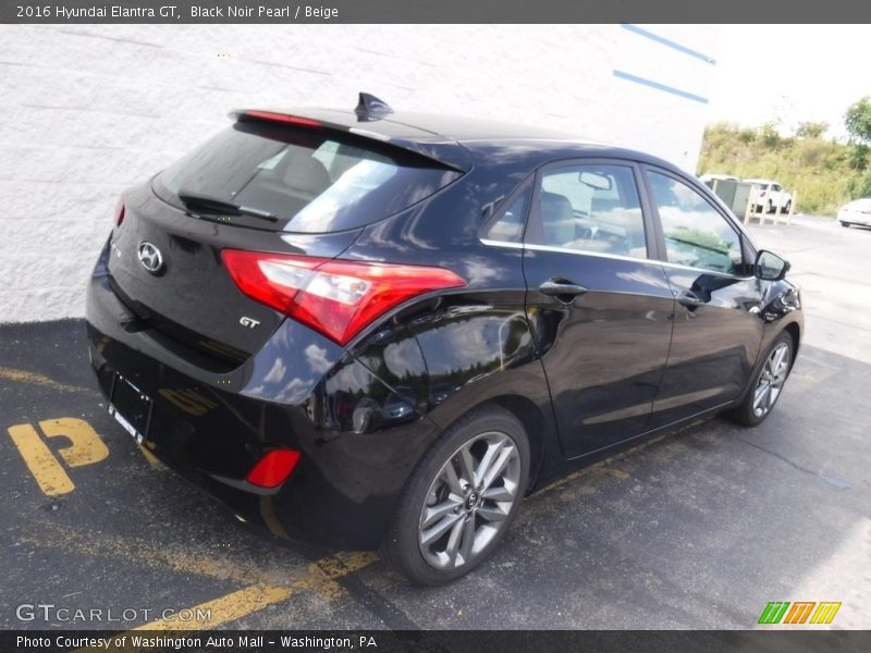 Black Noir Pearl / Beige 2016 Hyundai Elantra GT