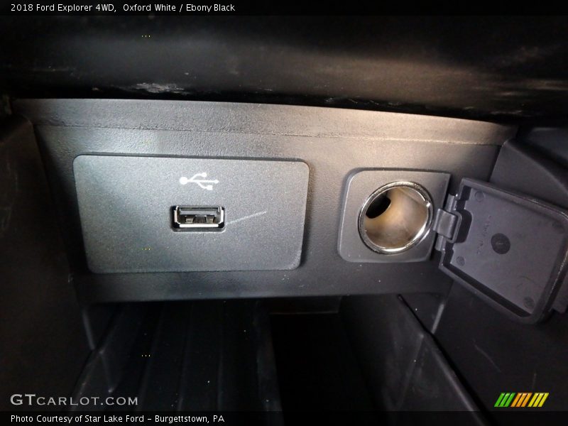 Oxford White / Ebony Black 2018 Ford Explorer 4WD