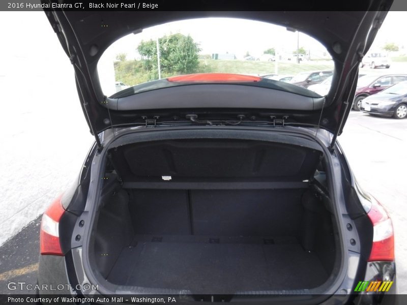 Black Noir Pearl / Beige 2016 Hyundai Elantra GT