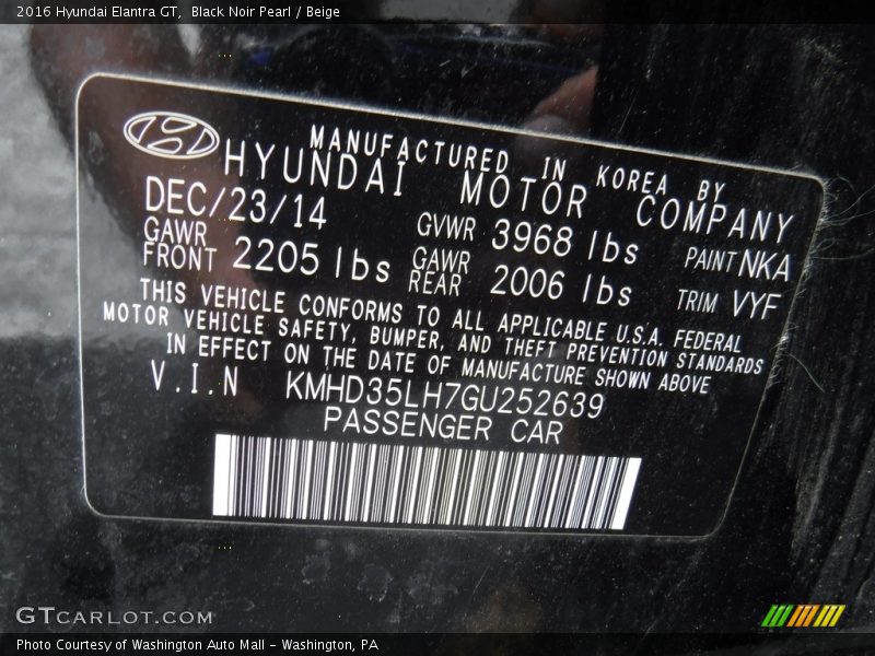 Black Noir Pearl / Beige 2016 Hyundai Elantra GT