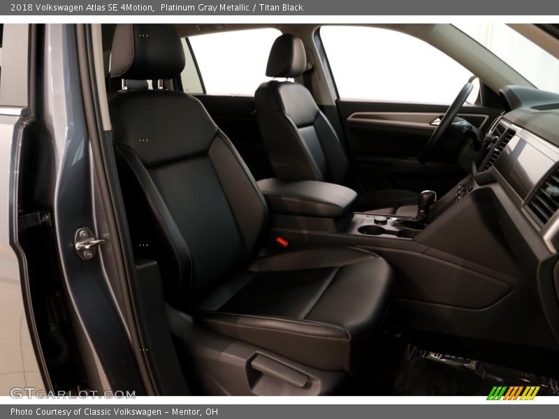 Platinum Gray Metallic / Titan Black 2018 Volkswagen Atlas SE 4Motion