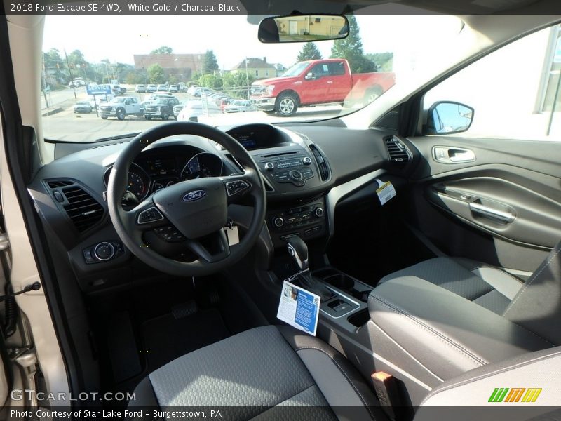 White Gold / Charcoal Black 2018 Ford Escape SE 4WD