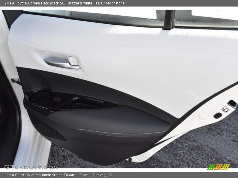 Blizzard White Pearl / Moonstone 2019 Toyota Corolla Hatchback SE