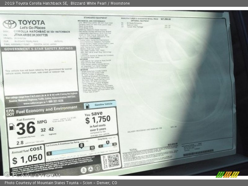 Blizzard White Pearl / Moonstone 2019 Toyota Corolla Hatchback SE