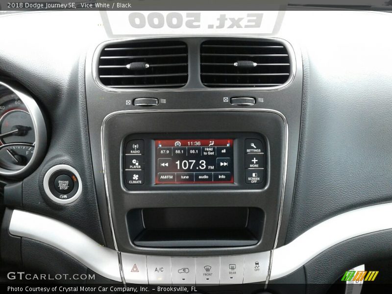 Vice White / Black 2018 Dodge Journey SE