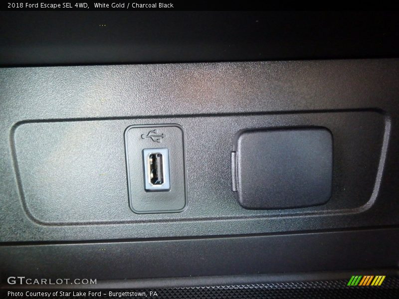 White Gold / Charcoal Black 2018 Ford Escape SEL 4WD