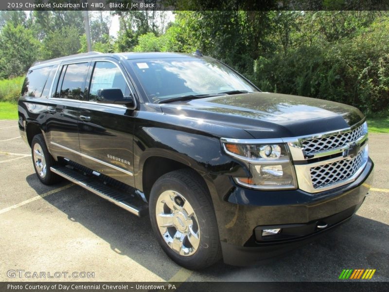 Front 3/4 View of 2019 Suburban LT 4WD
