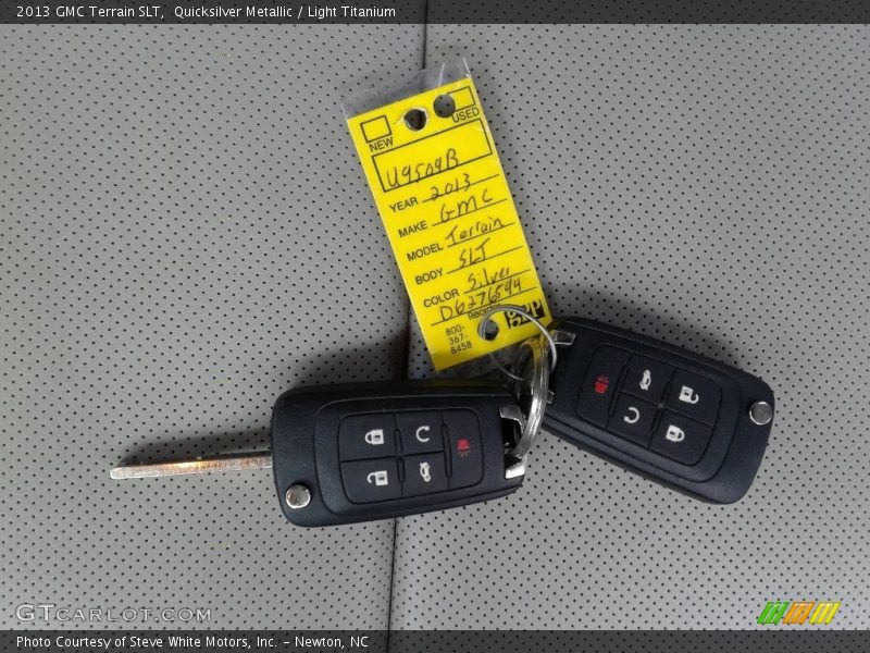 Quicksilver Metallic / Light Titanium 2013 GMC Terrain SLT