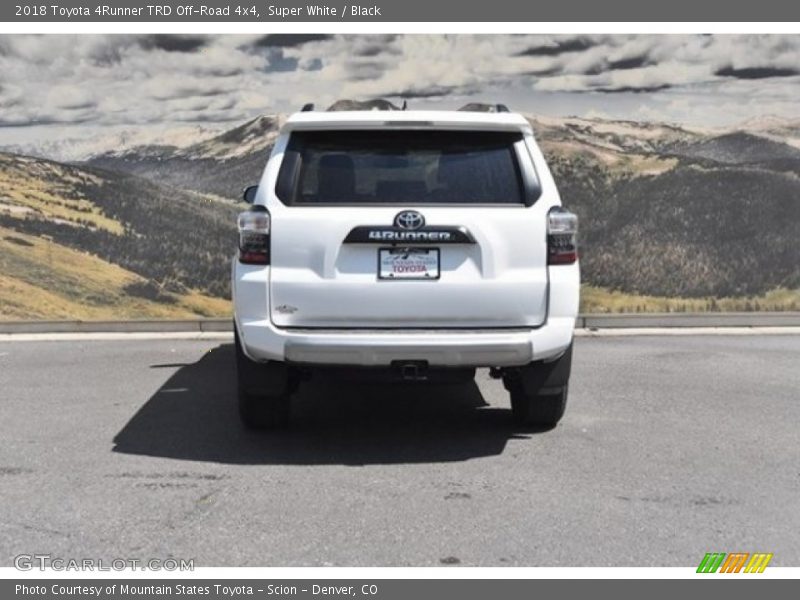 Super White / Black 2018 Toyota 4Runner TRD Off-Road 4x4