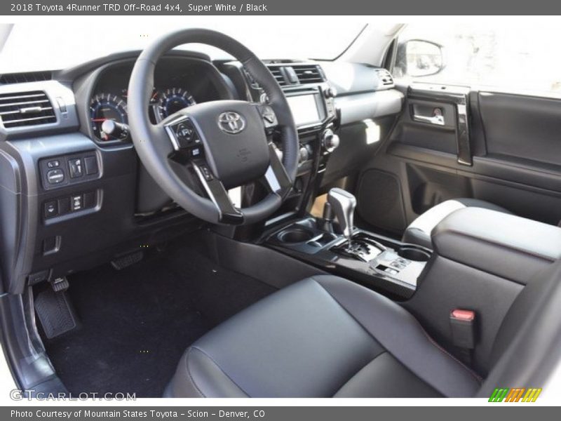 Super White / Black 2018 Toyota 4Runner TRD Off-Road 4x4
