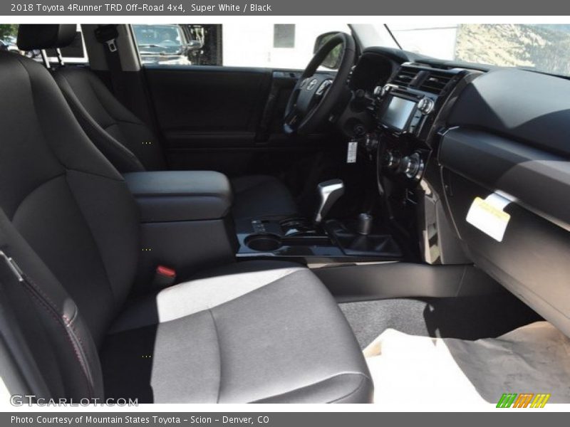 Super White / Black 2018 Toyota 4Runner TRD Off-Road 4x4