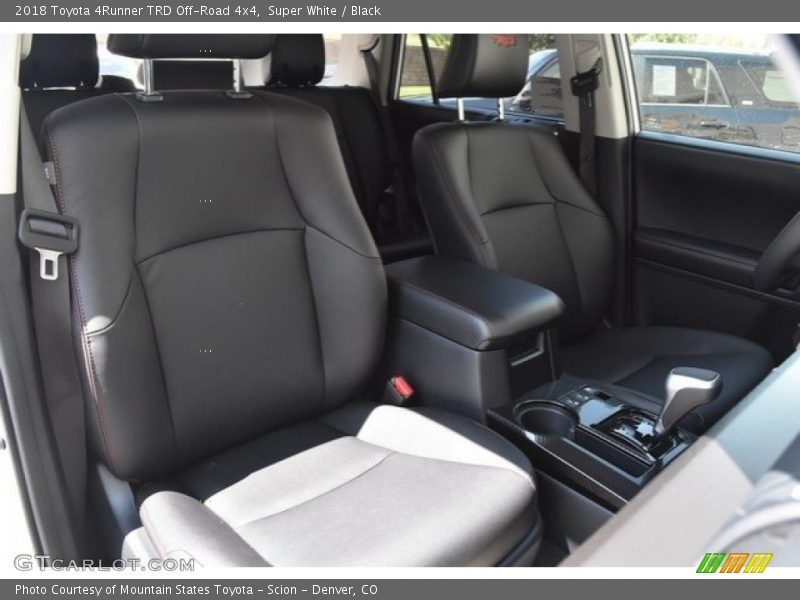 Super White / Black 2018 Toyota 4Runner TRD Off-Road 4x4
